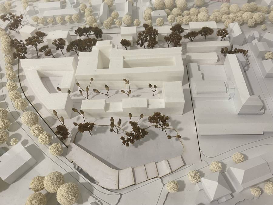 Städtebauliches Modell des Quartiers mit Bestandsgebäude, neuen Baukörpern und Freiraum