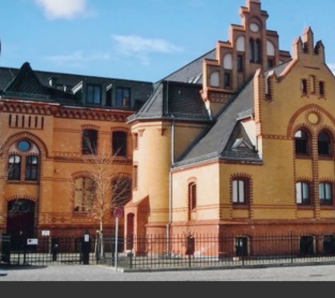 Historische Backsteinvilla an der Schiffbauergasse in Potsdam